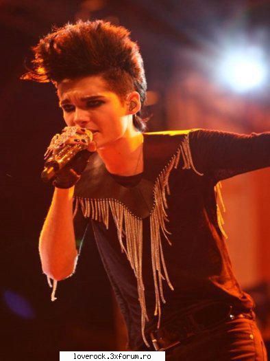 Poze cu Bill cantand - Emma - Bill Kaulitz *solist* ♫♪