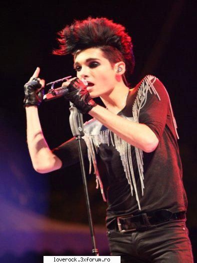 Poze cu Bill cantand - Emma - Bill Kaulitz *solist* ♫♪