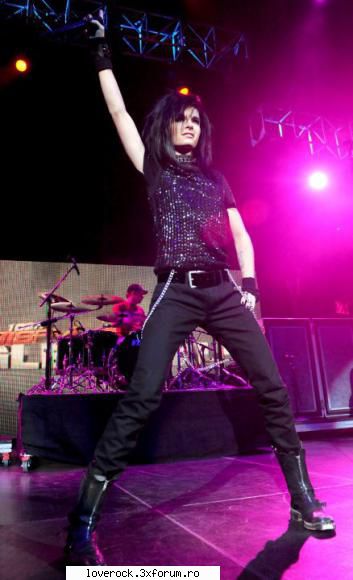 Poze cu Bill cantand - Emma - Bill Kaulitz *solist* ♫♪