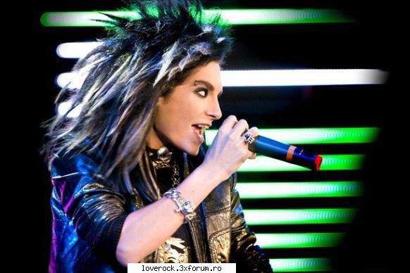 Poze cu Bill cantand - ionela - Bill Kaulitz *solist* ♫♪