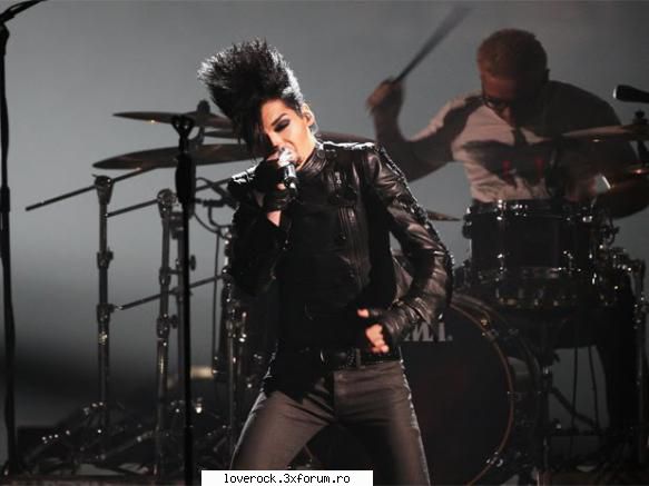 Poze cu Bill cantand - ionela - Bill Kaulitz *solist* ♫♪