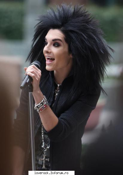 Poze cu Bill cantand - ionela - Bill Kaulitz *solist* ♫♪