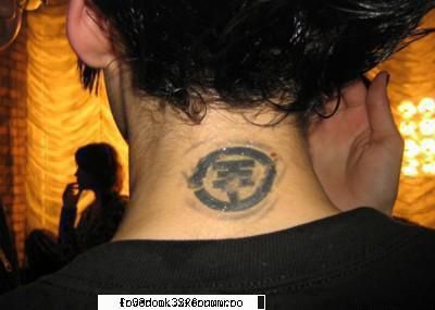 tatuajele lui bill unul trupei tokio hotel.